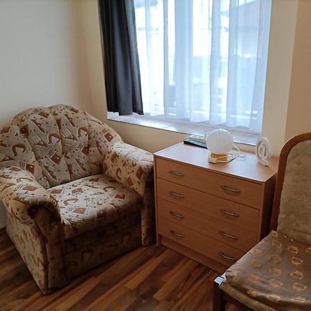 Start Apartmanok Pécs Esterno foto