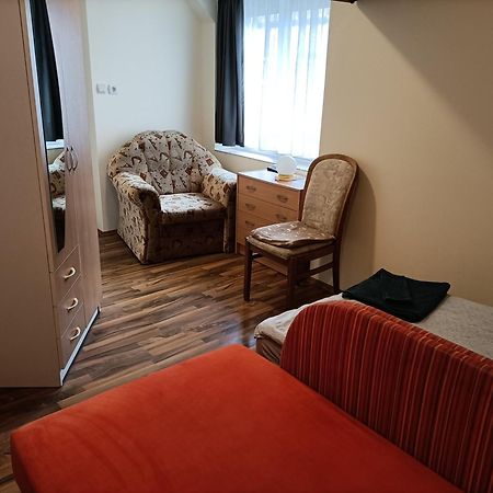 Start Apartmanok Pécs Esterno foto