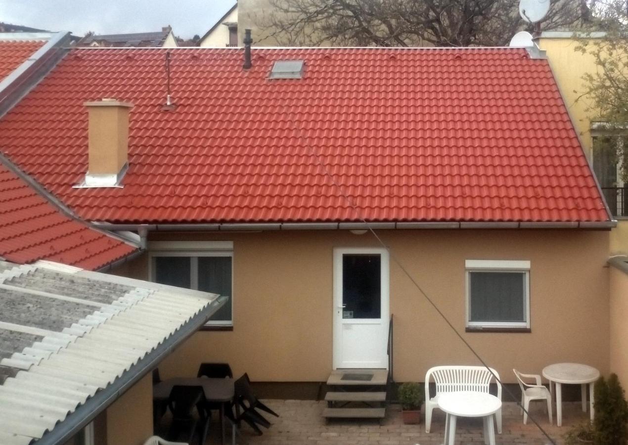 Start Apartmanok Pécs Esterno foto