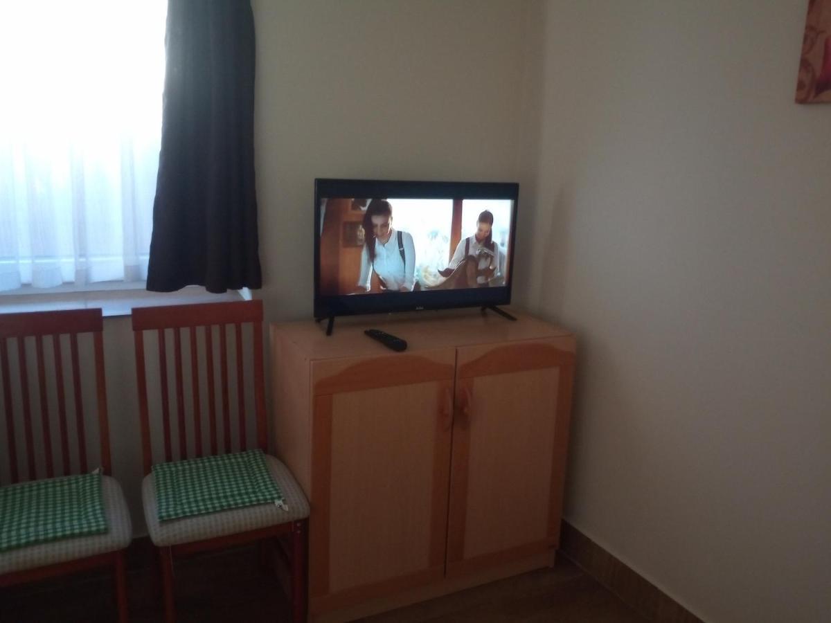 Start Apartmanok Pécs Esterno foto