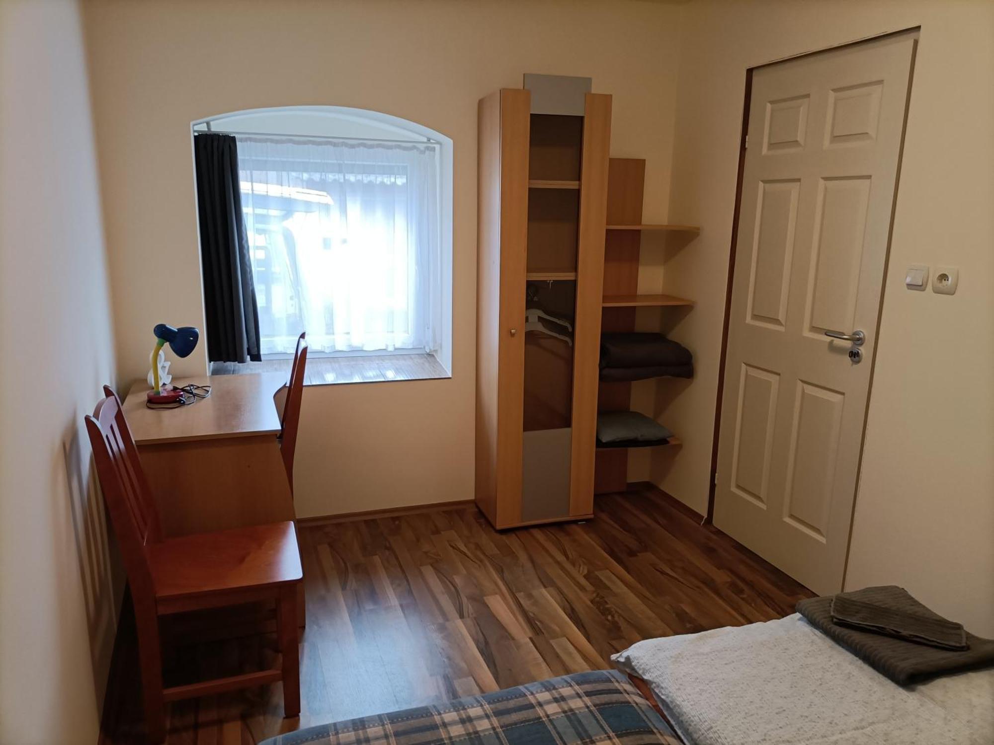Start Apartmanok Pécs Esterno foto