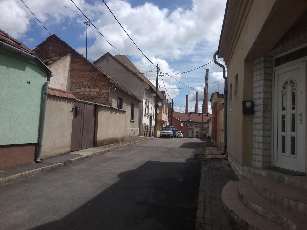 Start Apartmanok Pécs Esterno foto
