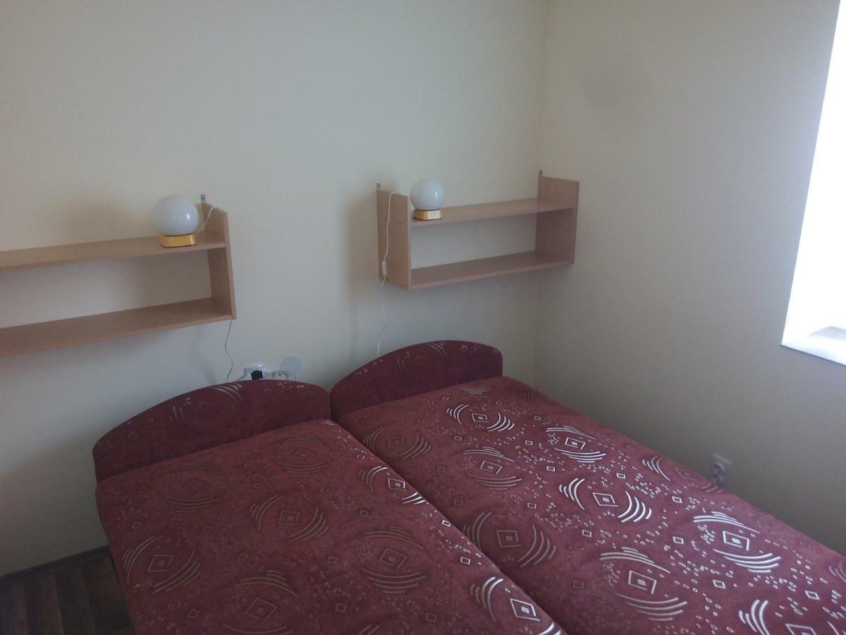 Start Apartmanok Pécs Esterno foto