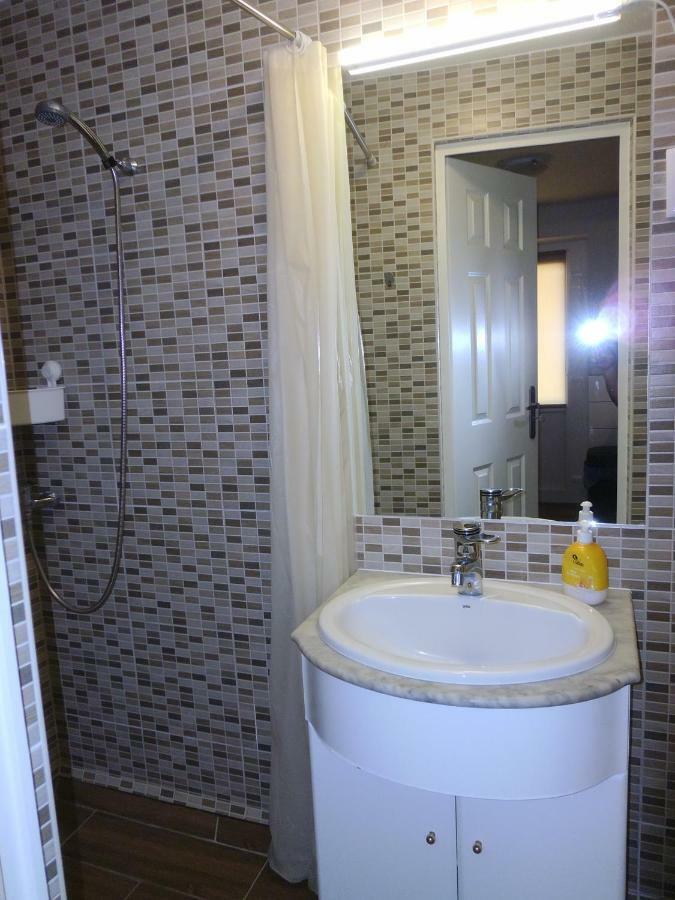 Start Apartmanok Pécs Esterno foto