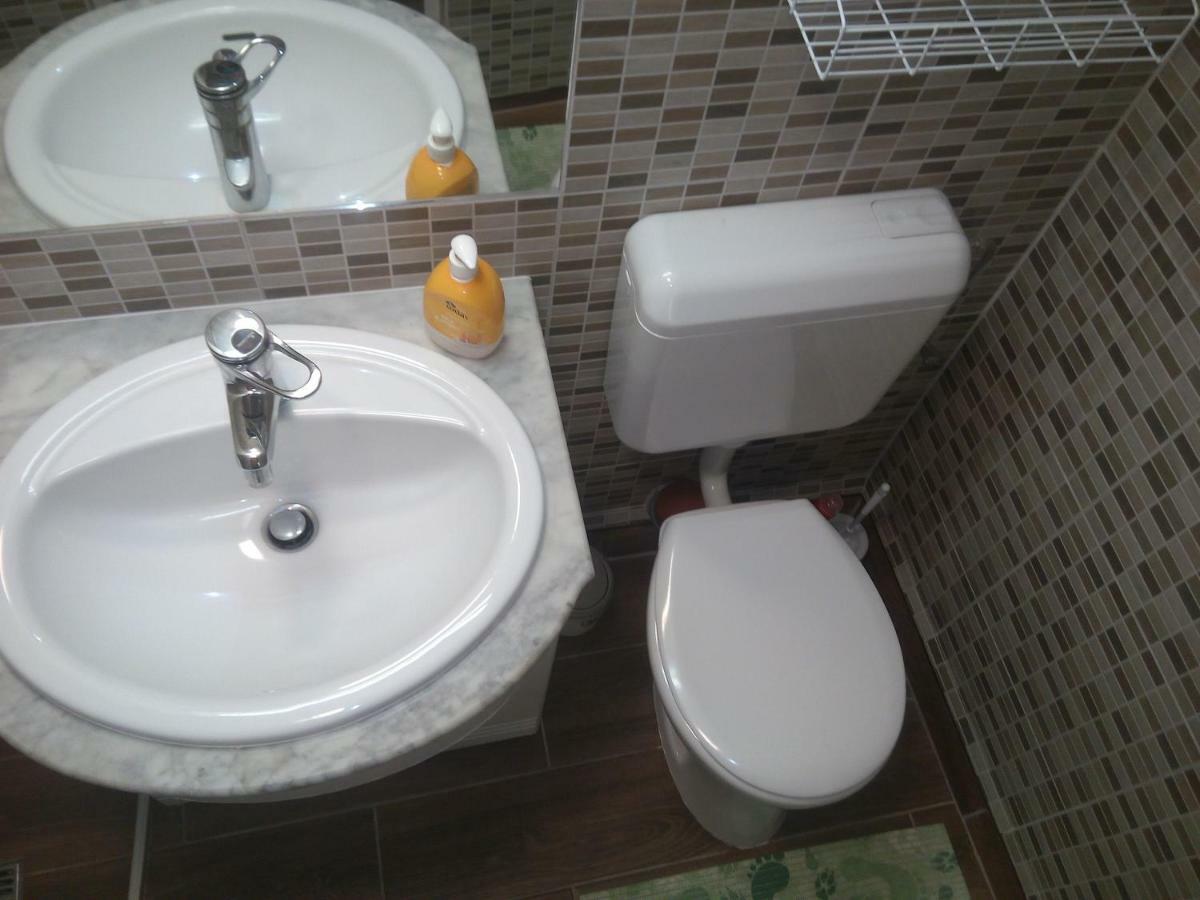 Start Apartmanok Pécs Esterno foto
